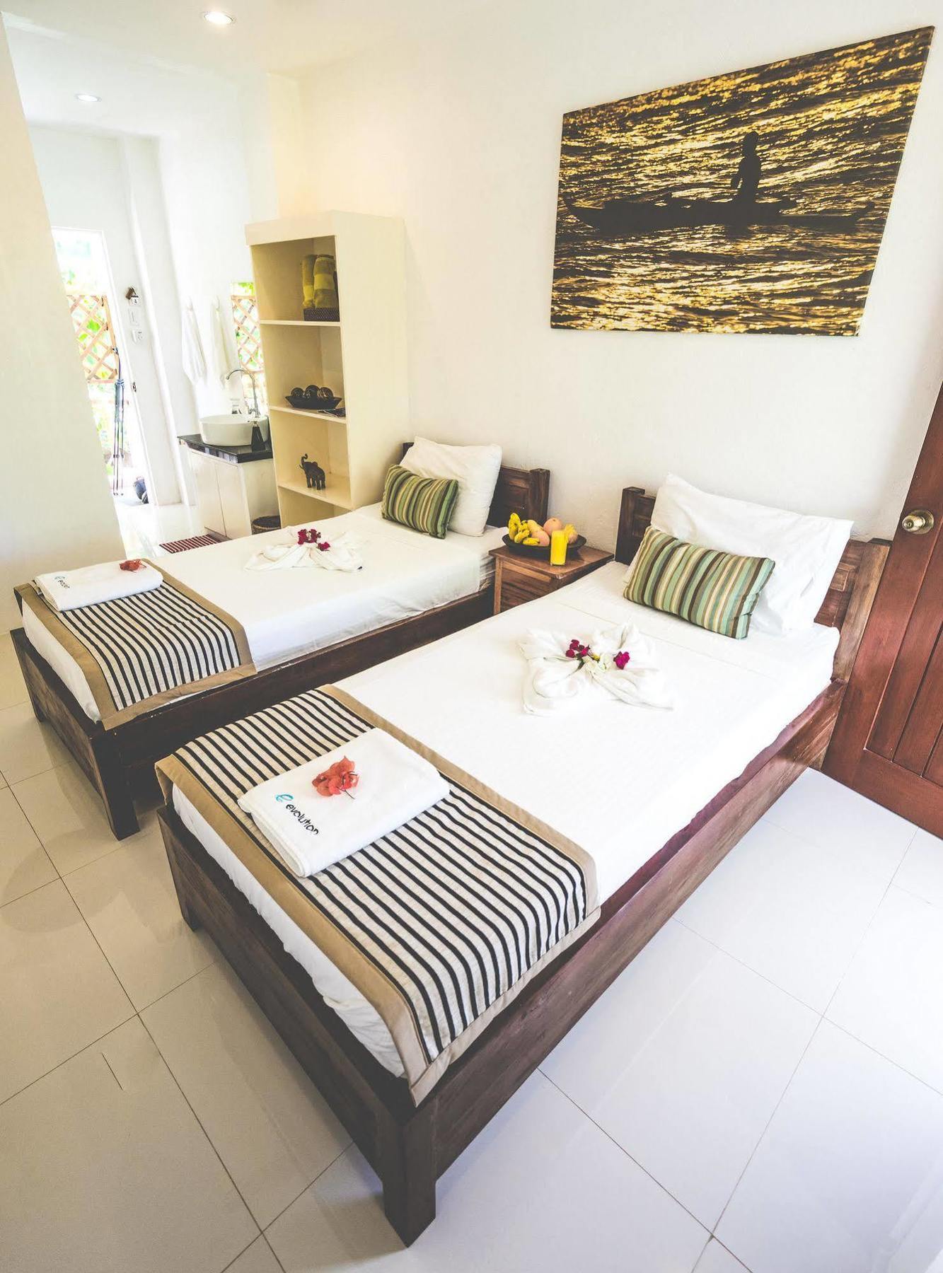 Evolution Dive And Beach Resort Malapascua Extérieur photo