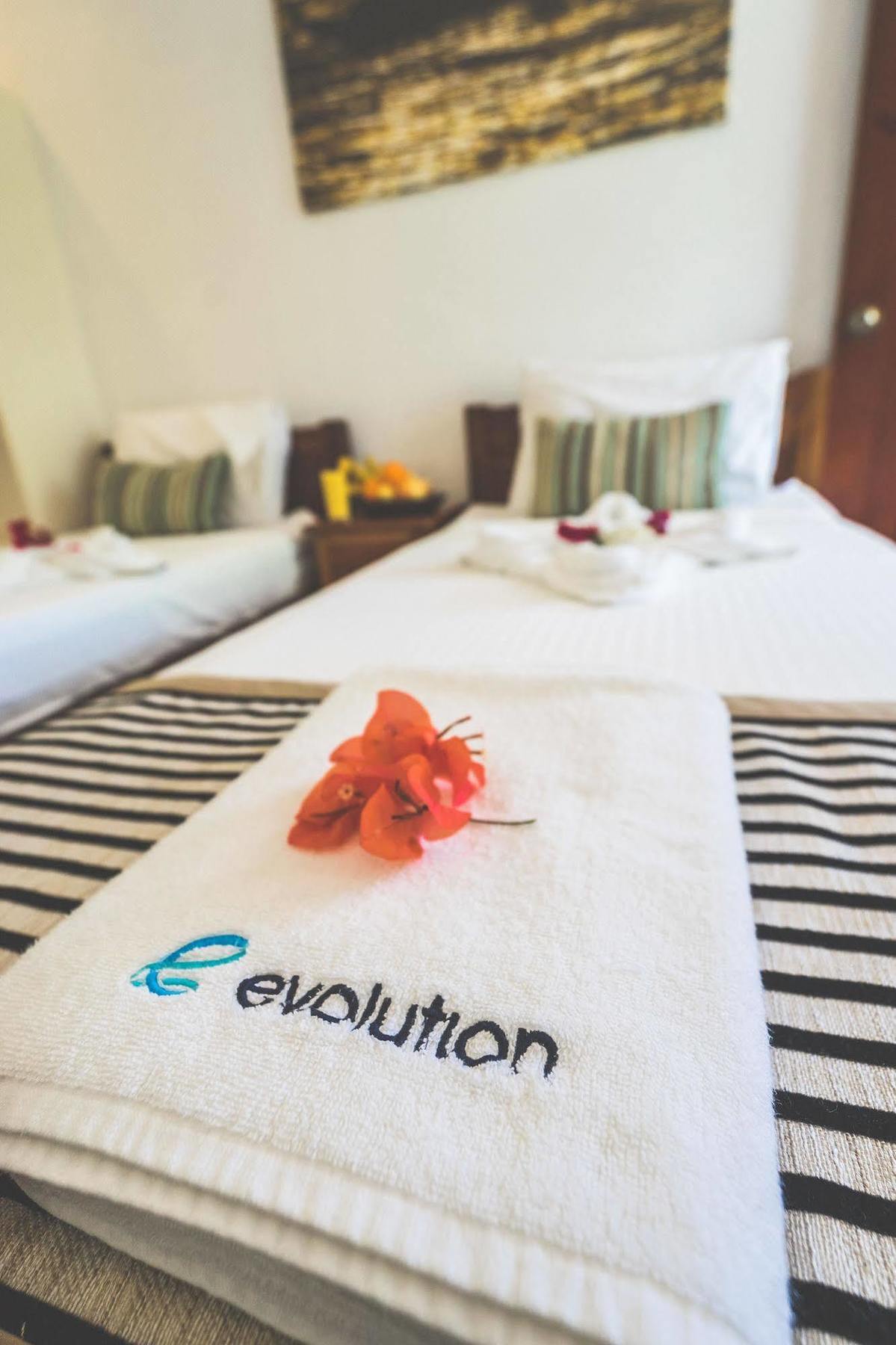 Evolution Dive And Beach Resort Malapascua Extérieur photo